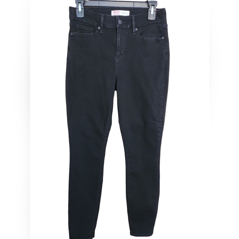 Signature Levi Strauss Mid-Rise Black Skinny size 6M